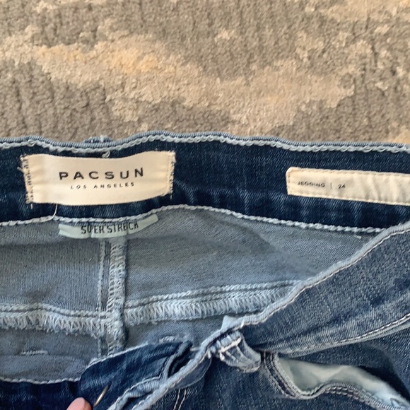 Jeans - Picture 2 of 3